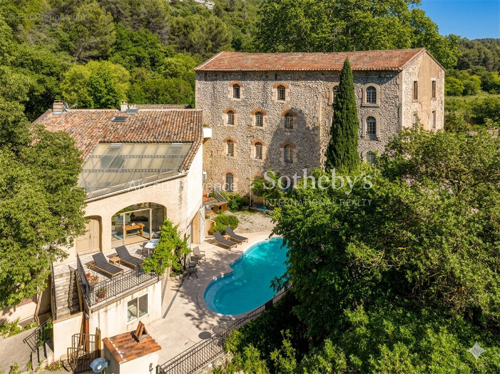 Maison à VENTABREN