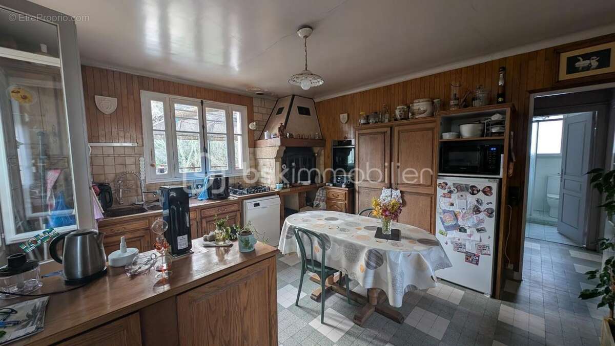 Maison à LES CLAYES-SOUS-BOIS