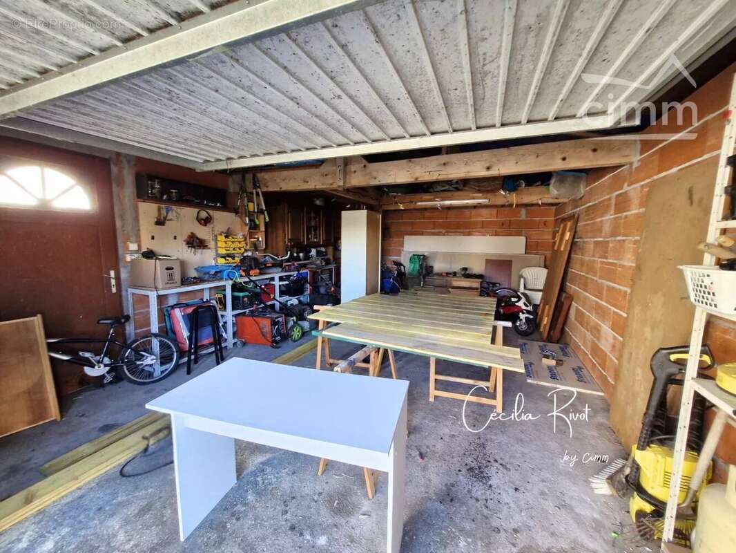 Maison à SAINT-CHRISTOLY-DE-BLAYE