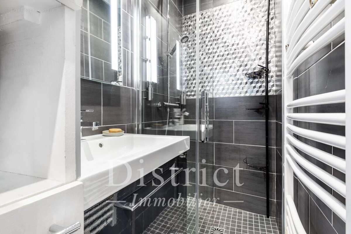 Appartement à PARIS-18E