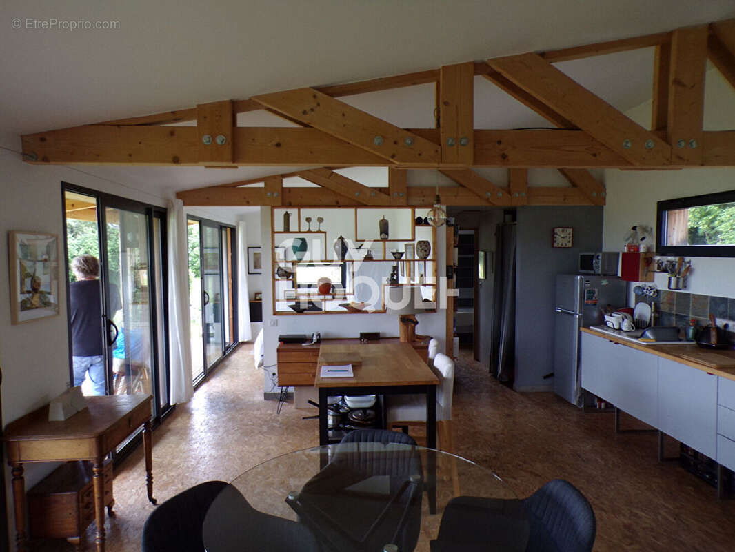 Maison atypique sur 5000 m² de terrain - photo 3