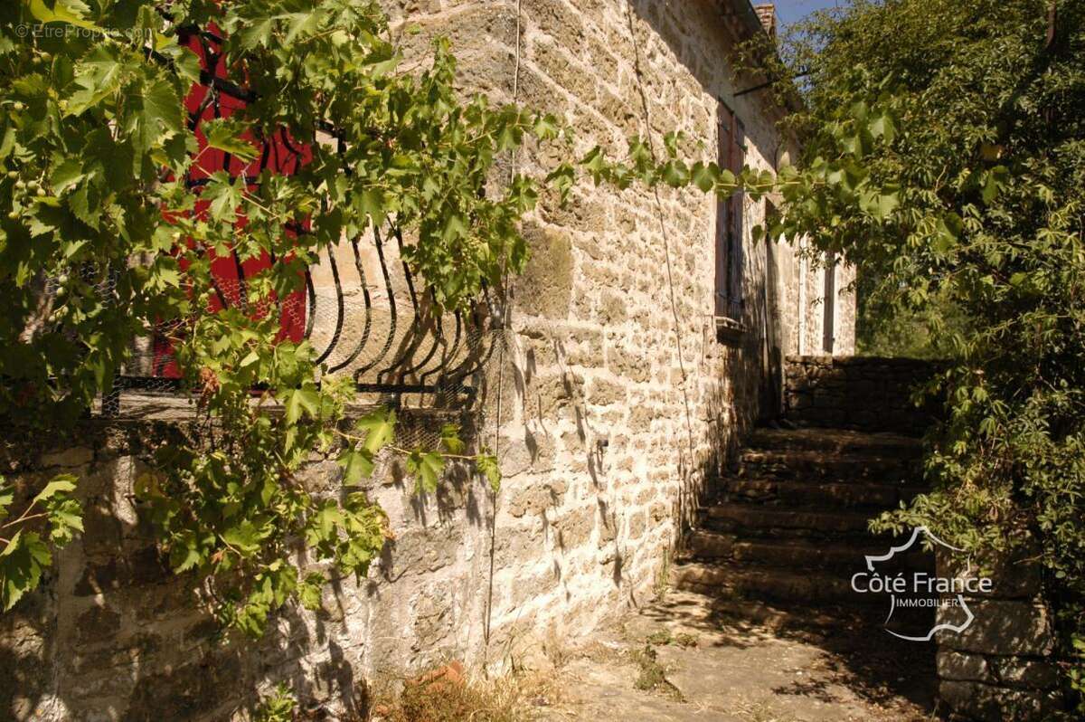 Authentique maison en pierre avec dépendances, puits, citern - photo 13