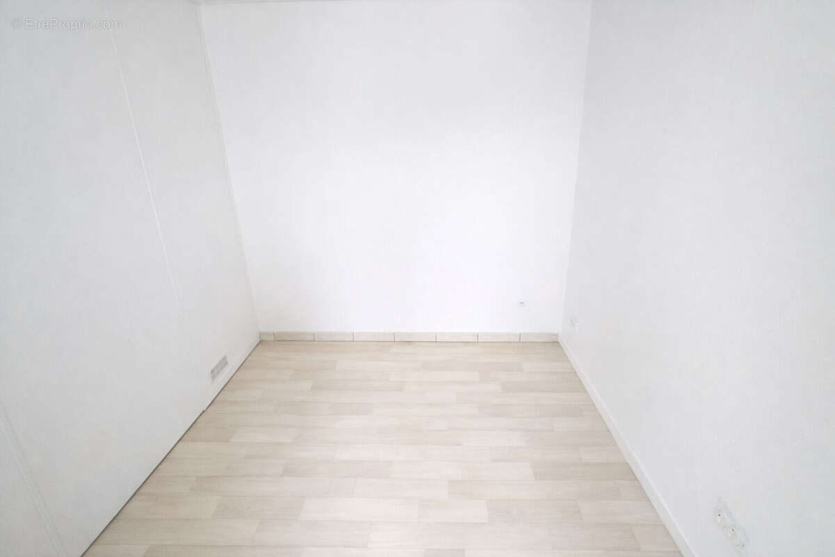 Appartement à SAINT-THIBAULT-DES-VIGNES