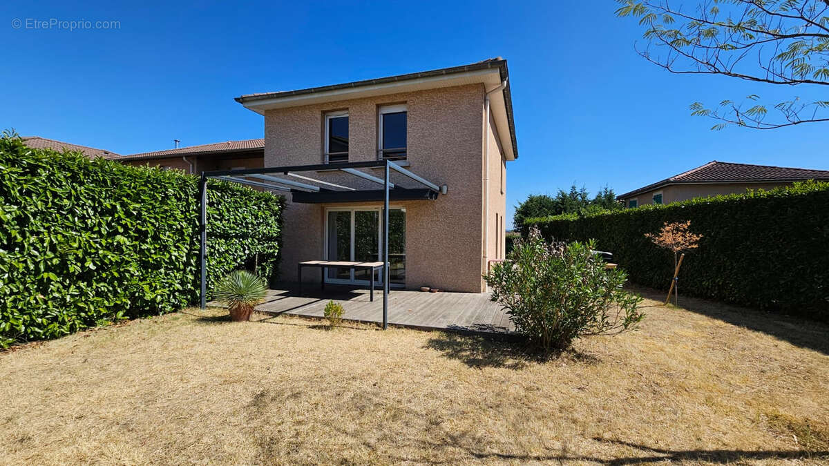 Villa L Isle D Abeau 4 pièce(s) 92 m2 - photo 2
