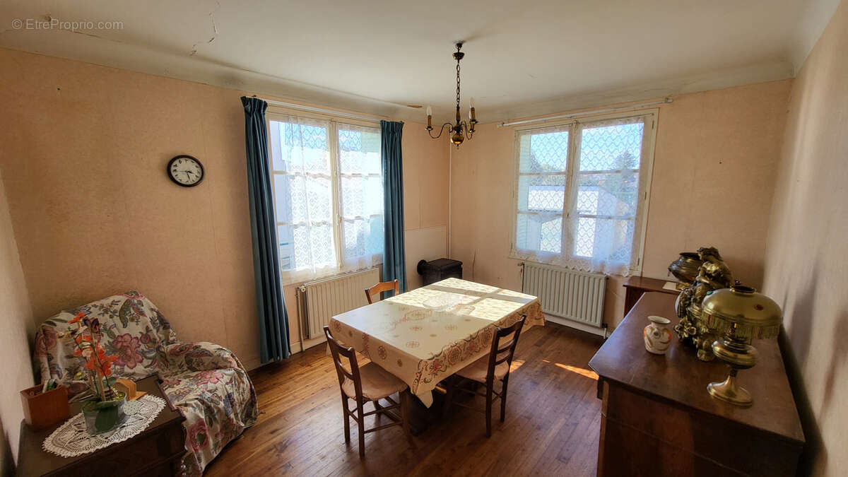 Maison à CEAUX-EN-COUHE