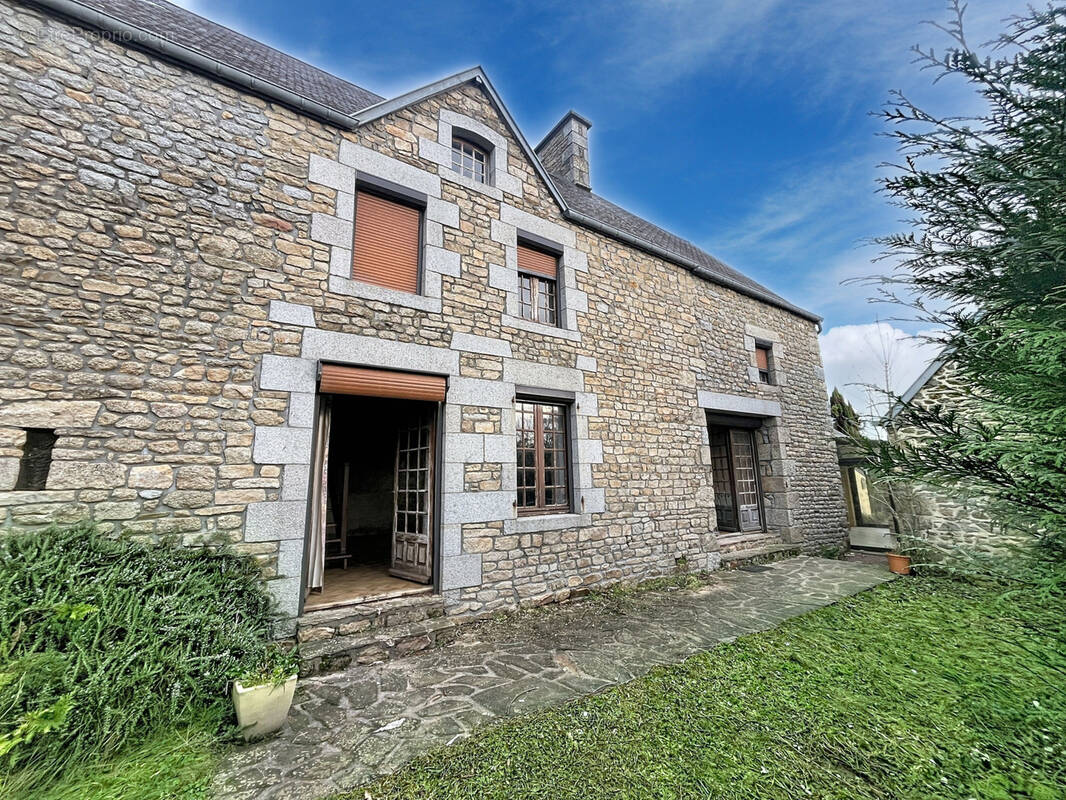 Maison à JULLOUVILLE