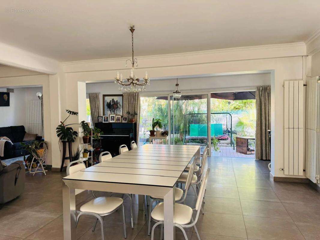 Maison à LA VALETTE-DU-VAR