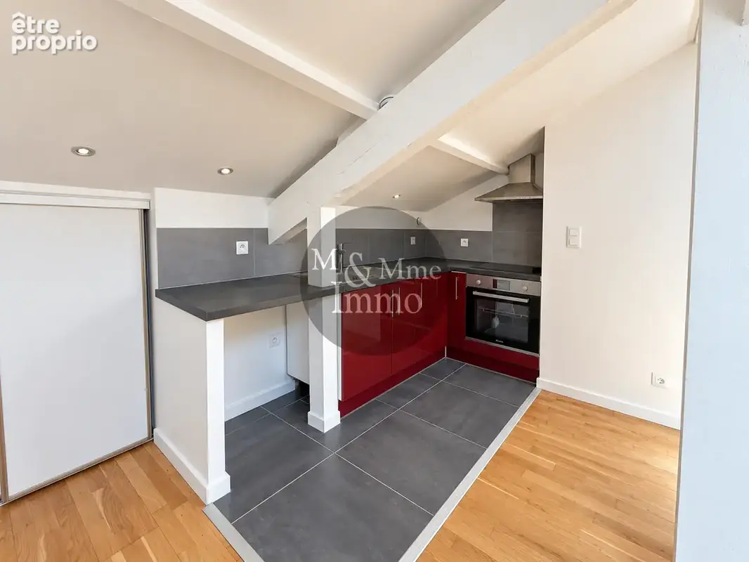 Appartement de charme entièrement rénové   Centre d’Aubagne 35M2 - photo 2