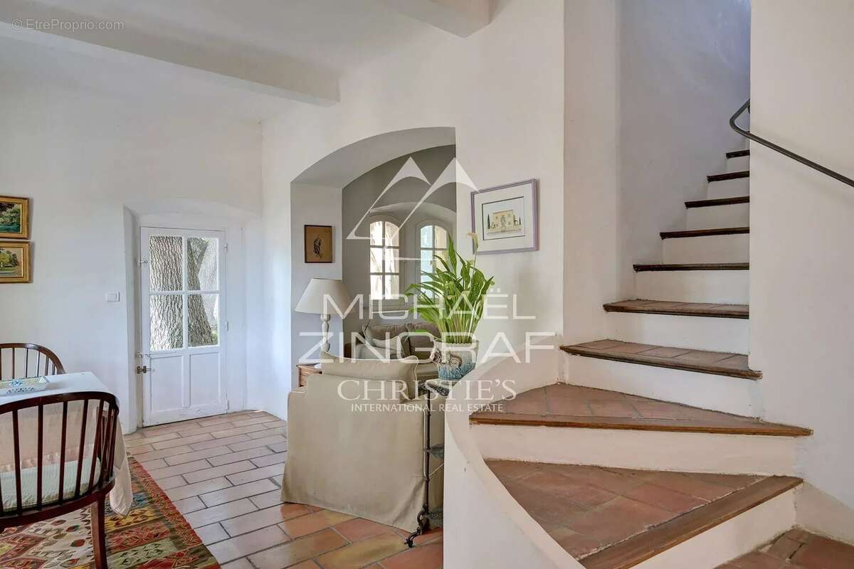 À 30 minutes d'Aix-en-Provence – Authentique bastide du XIXᵉ siècle au cœur d'un domaine de plus de 5 hectares - photo 9