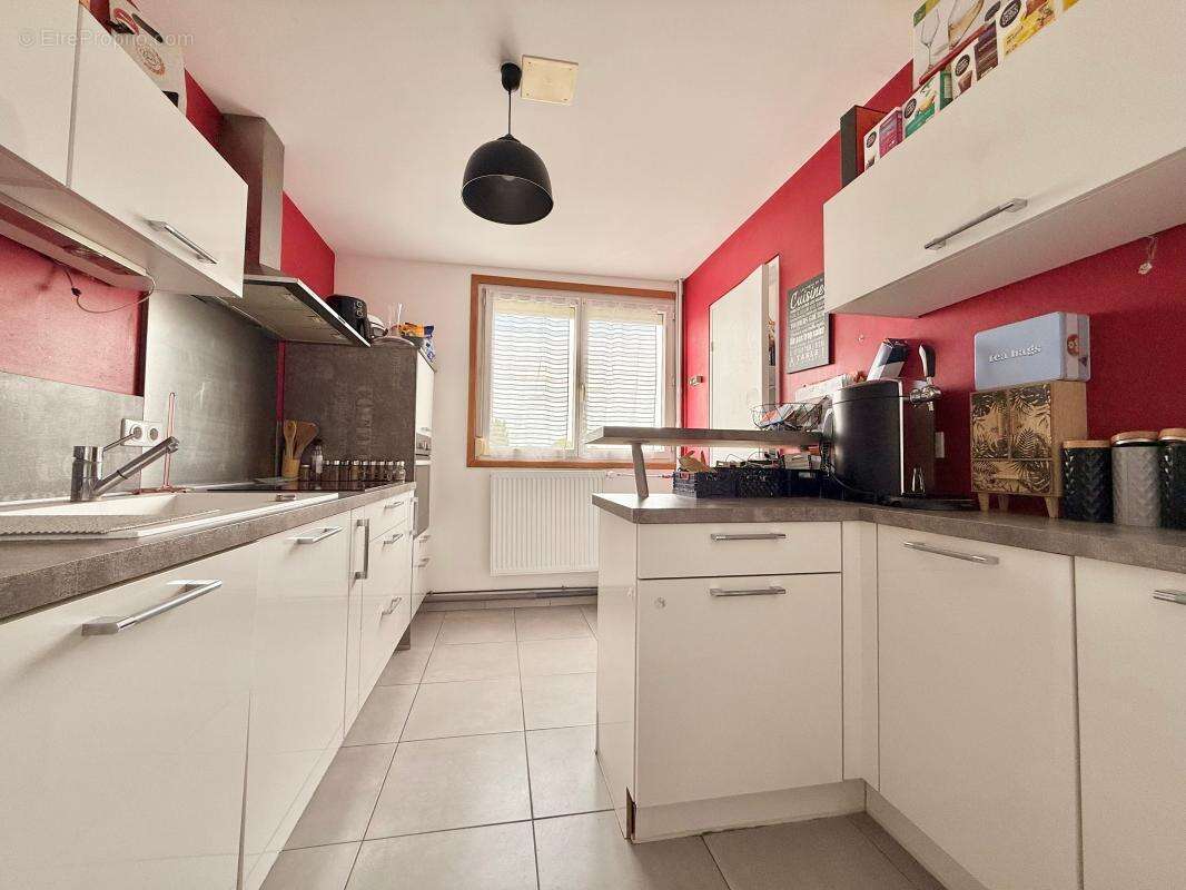 Appartement T4 - 2 chambres - balcon et parking privatif - photo 2