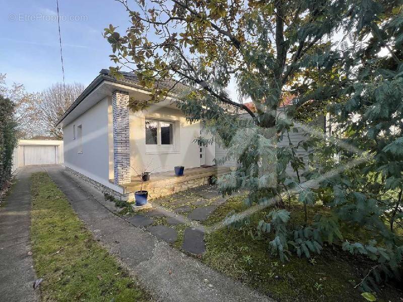 Maison à COMBS-LA-VILLE