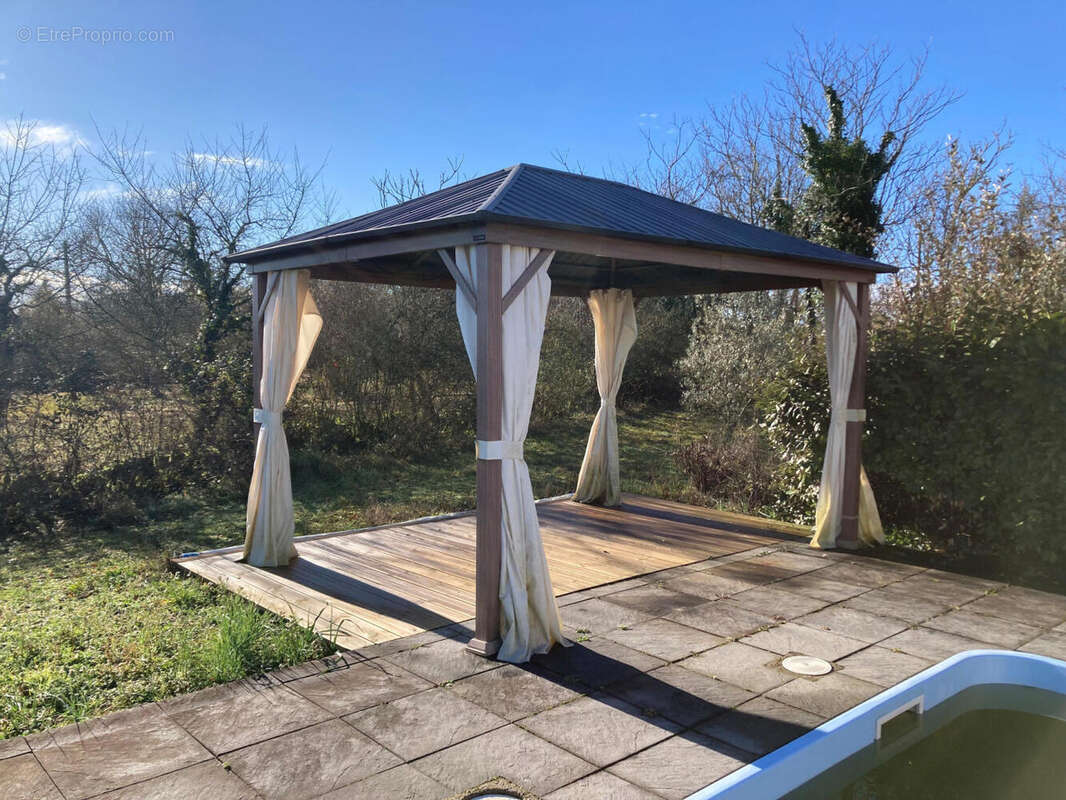 terrasse - Maison à LALBENQUE