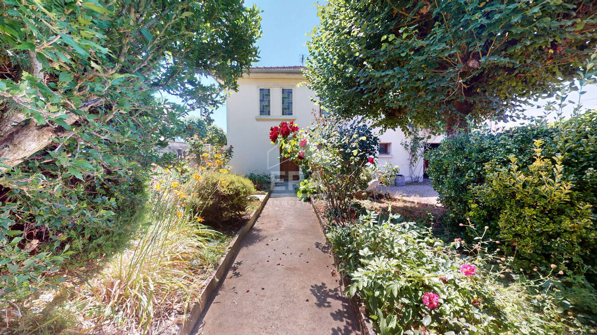 Maison à LAGNIEU