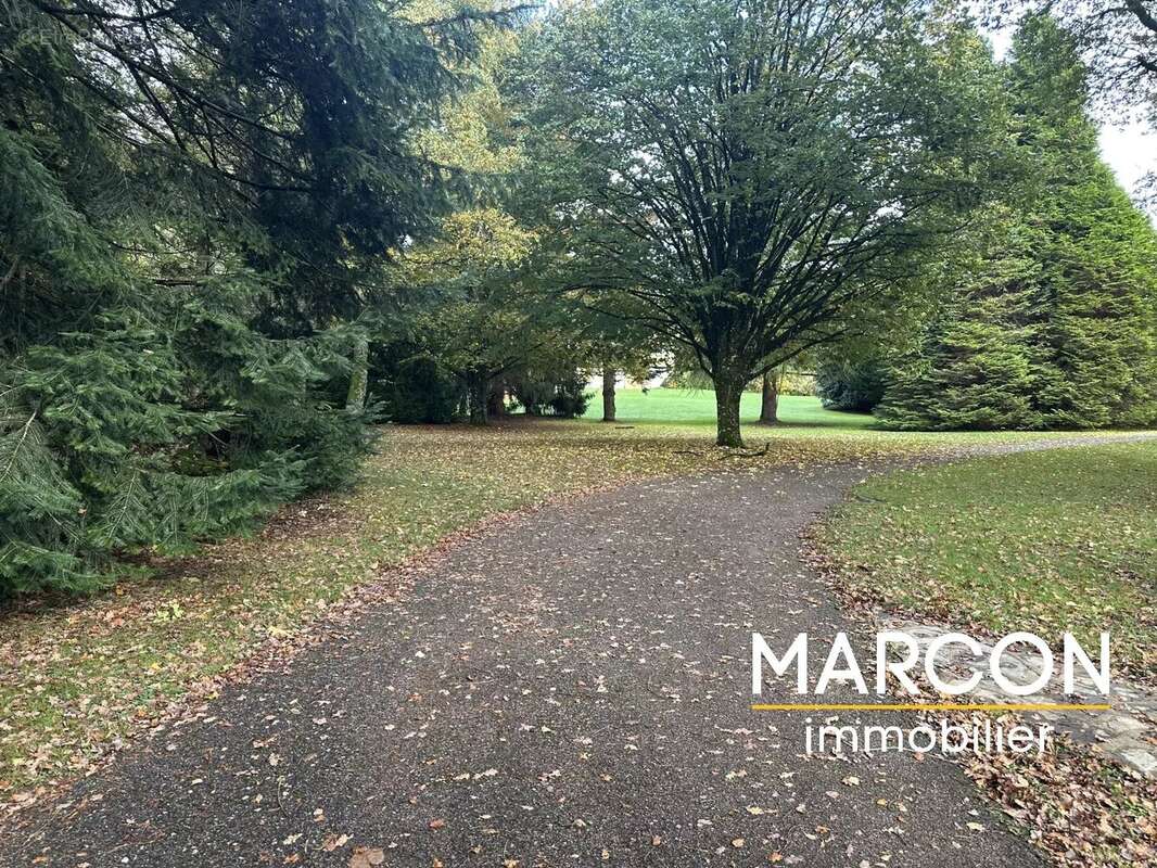 Maison à SAINT-SULPICE-LAURIERE