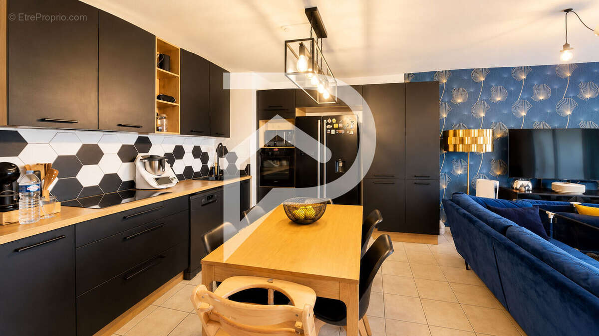 Appartement à CHANTELOUP-LES-VIGNES