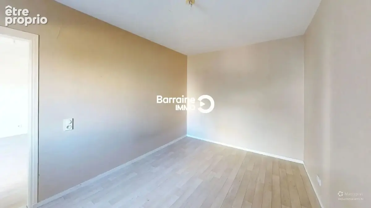 A vendre - lorient  centre ville - appartement recent de type 3 de 55m² avec balcon et garage - photo 4