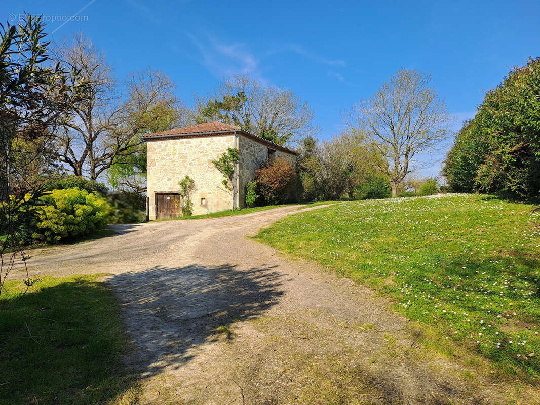 Maison à CLERMONT-DESSOUS