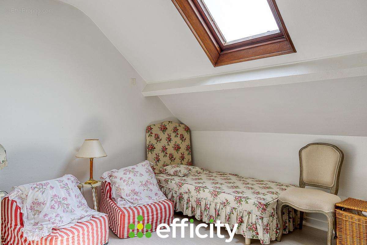 Maison à NIVOLAS-VERMELLE