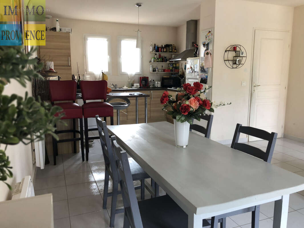 Maison 86 m² à Pertuis  - photo 4