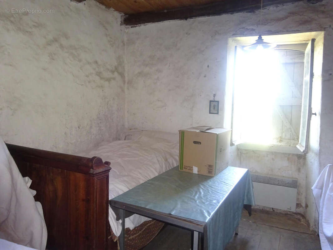 Cahors au nord Maison en pierre avec dépendances - photo 9