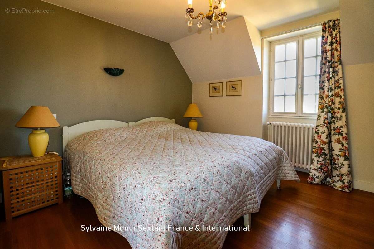 Maison à SAINT-MEDARD-D&#039;EXCIDEUIL