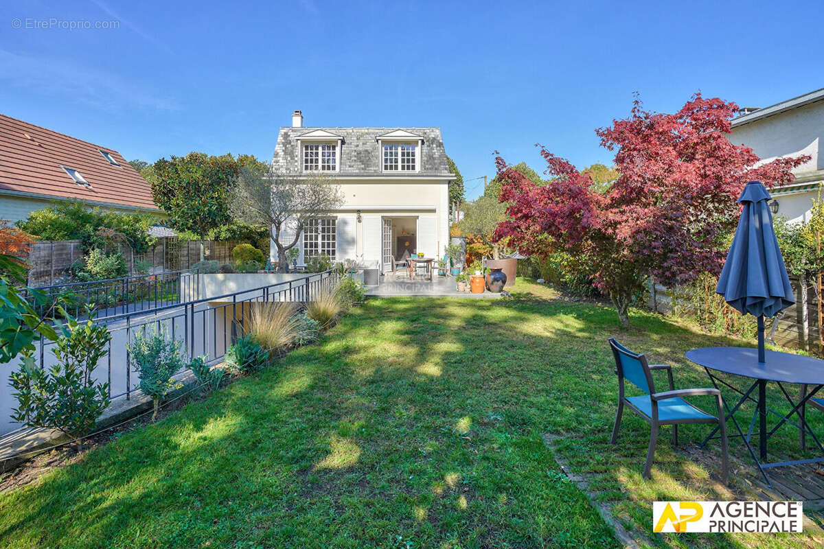 Maison à MAISONS-LAFFITTE