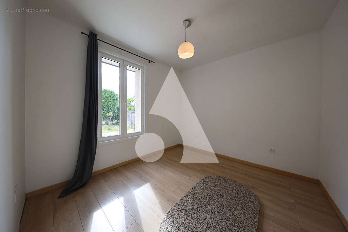 Maison à CORBEIL-ESSONNES