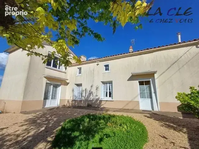Photo Maison à Saint-Pompain au prix de 106 000€