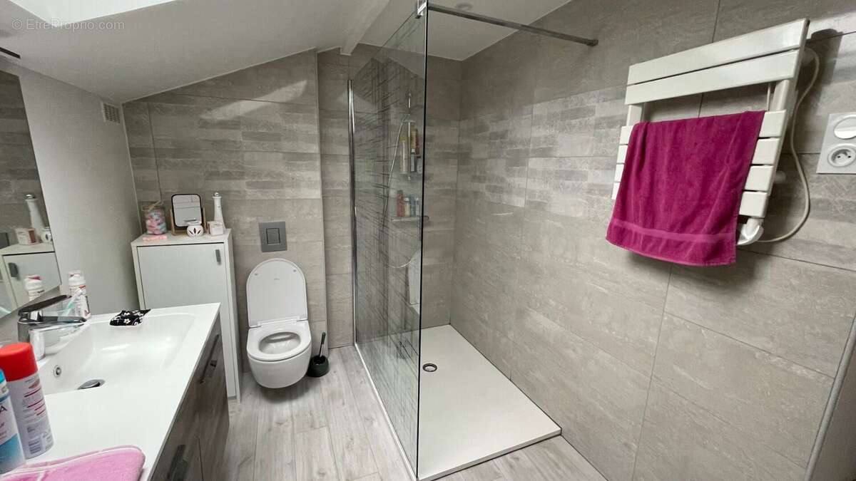 Maison à LA HAIE-TRAVERSAINE