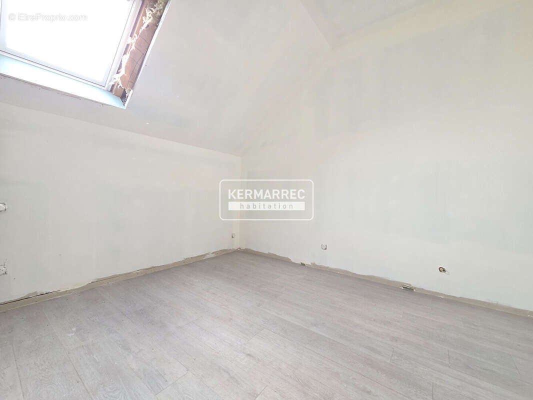 TRIGNAC - 7 chambres - 198 m² - photo 5