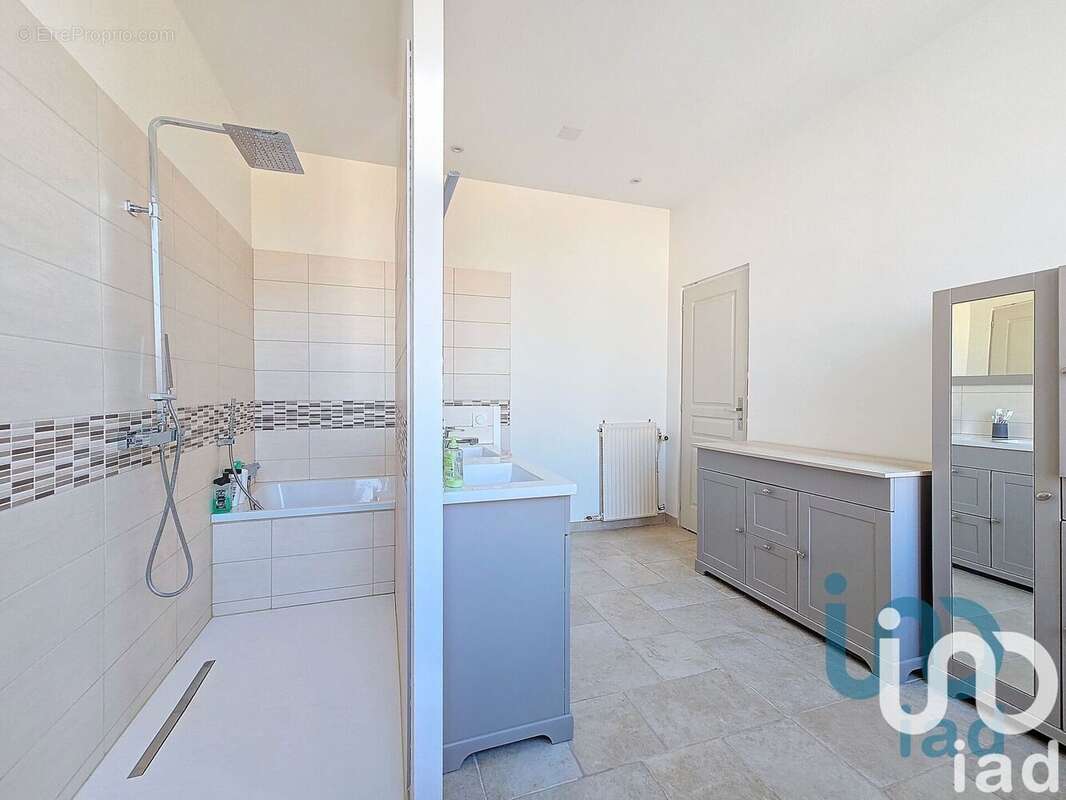 Photo 9 - Maison à ROMILLY-SUR-SEINE