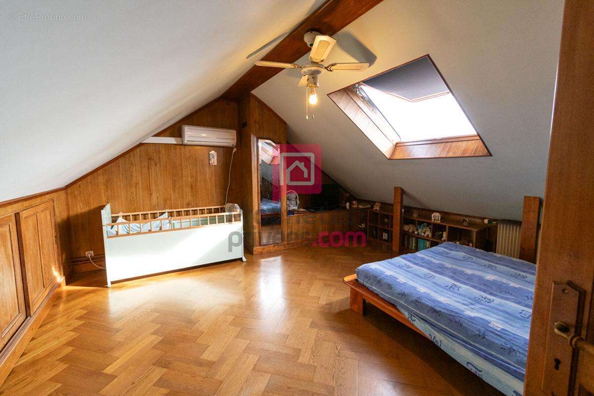 Vend cette maison familiale 4 chambres  88 m² et un jardin de 792 m² Quartier recherché de Saint-Pathus - photo 8