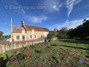 FACADE AVANT AVEC JARDIN - Maison à NERET