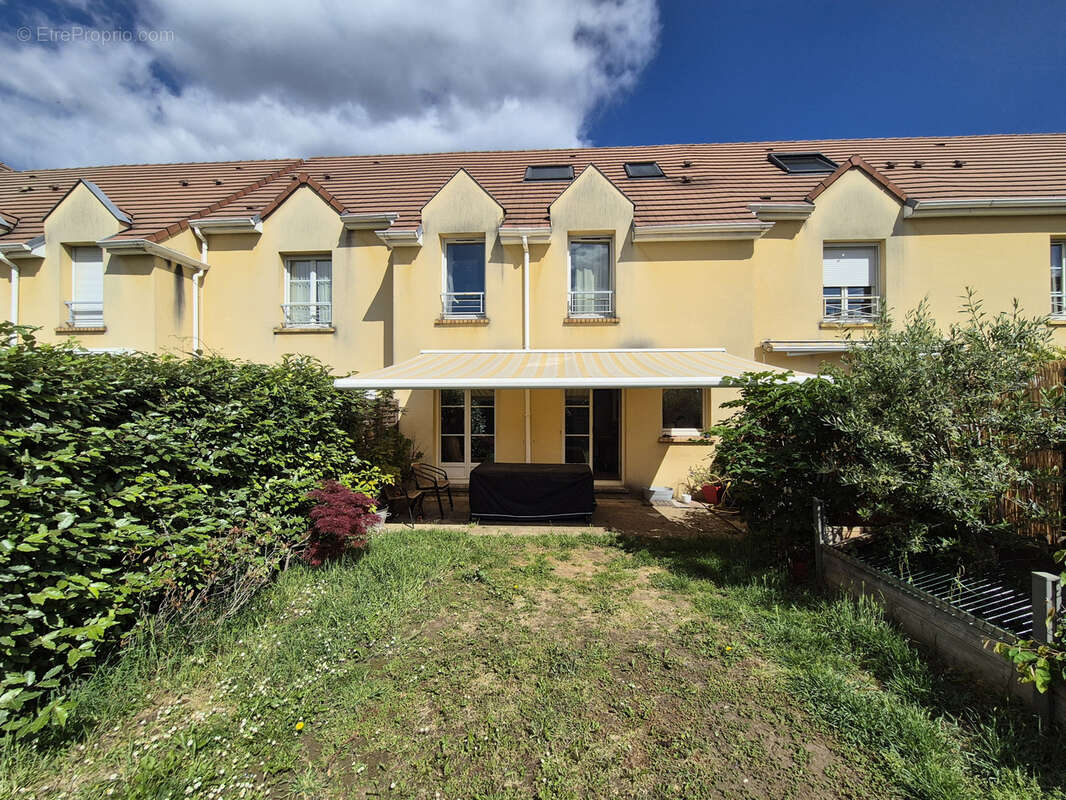 Maison à SAINT-MAUR-DES-FOSSES