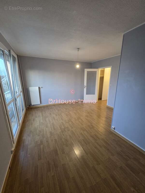 Appartement à SAINT-JULIEN-LES-VILLAS