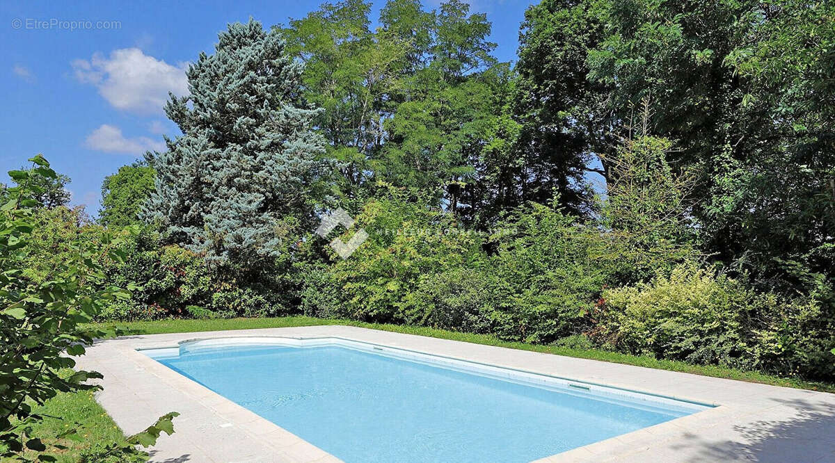Maison 259 m² à Dammarie-Les-Lys  - photo 2