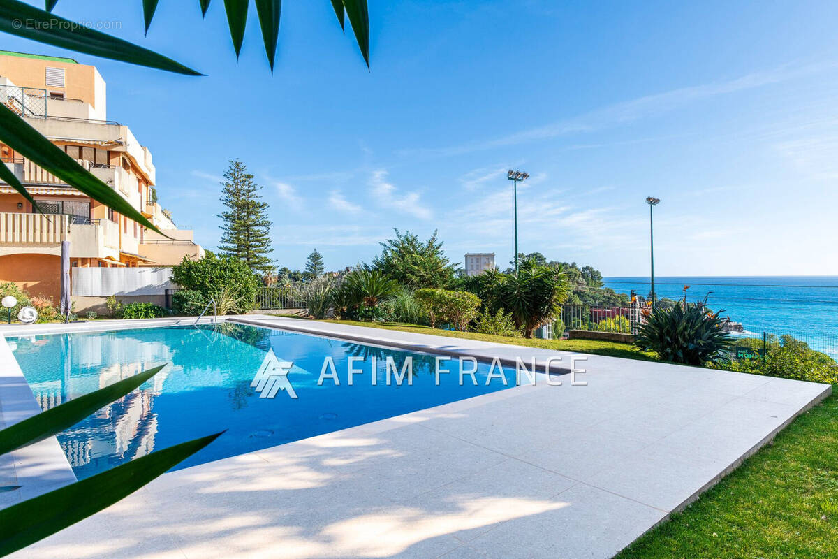 Appartement à ROQUEBRUNE-CAP-MARTIN