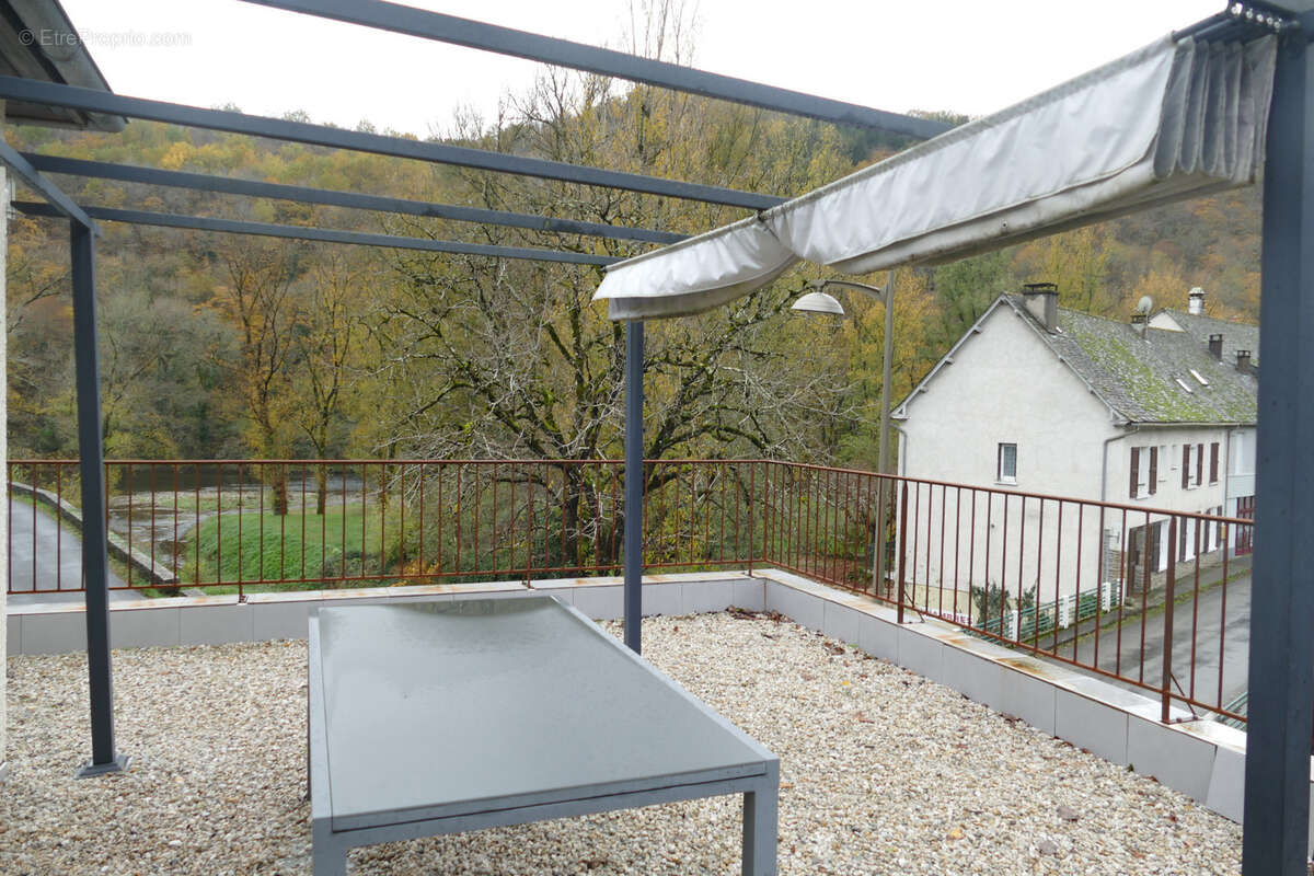 Maison avec très grand garage-atelier au bord du Lot (Cassaniouze, 15) - photo 11