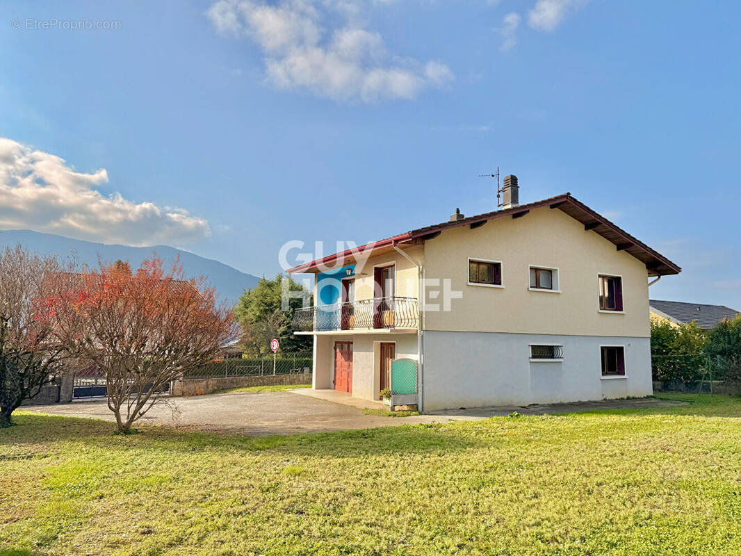 Maison à BRISON-SAINT-INNOCENT