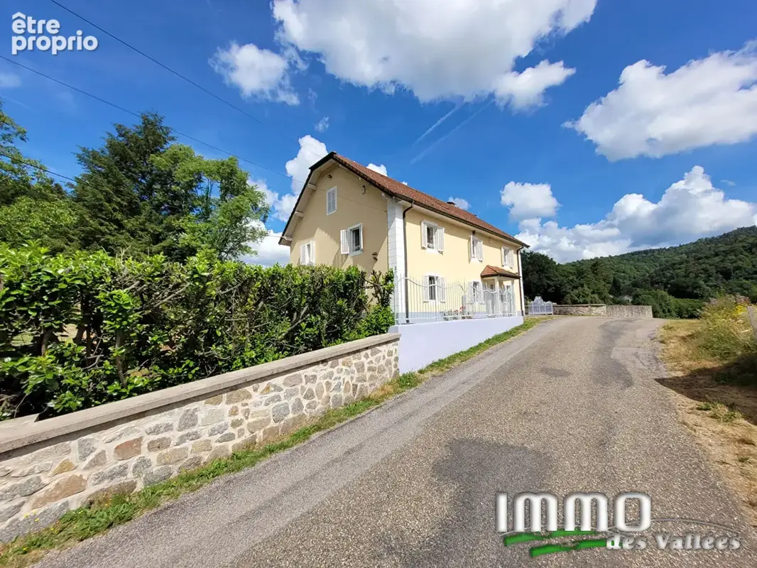 Maison de caractère avec étang et terrain de 57 600 m² - photo 18