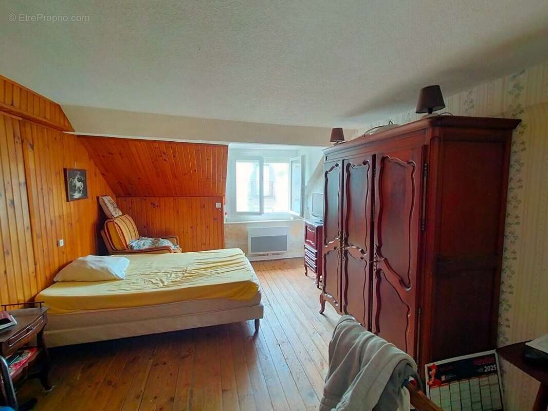 Maison à VILLAINES-LA-JUHEL