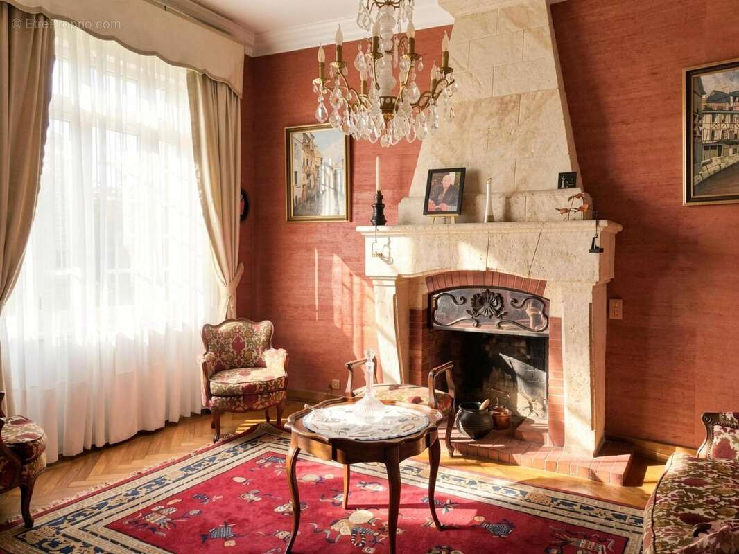   - Maison à VALS-LES-BAINS