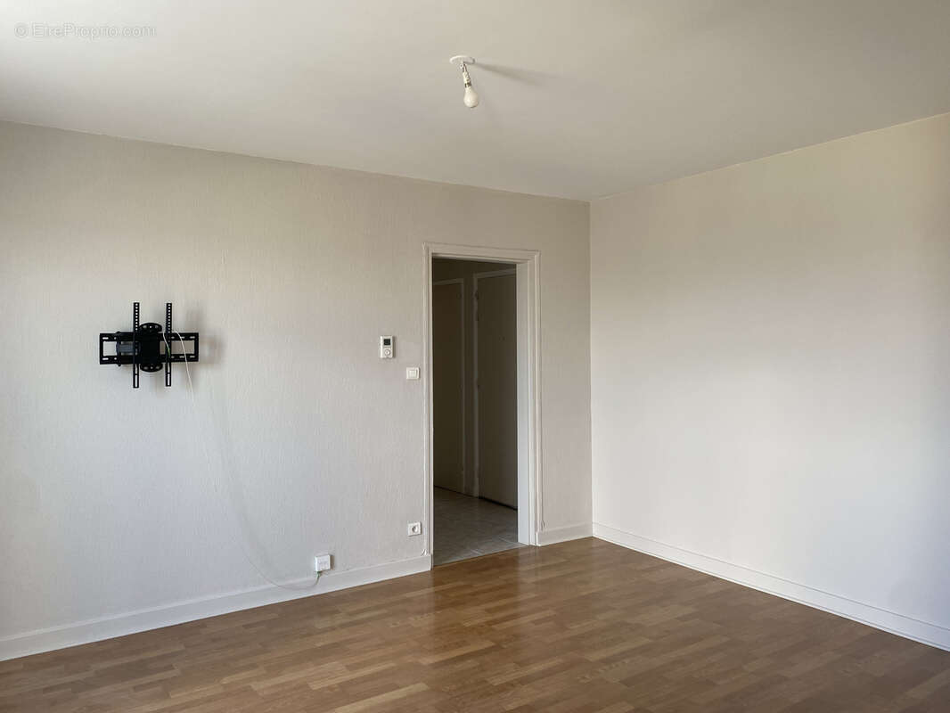 Appartement avec balcon, garage et parking. - photo 6