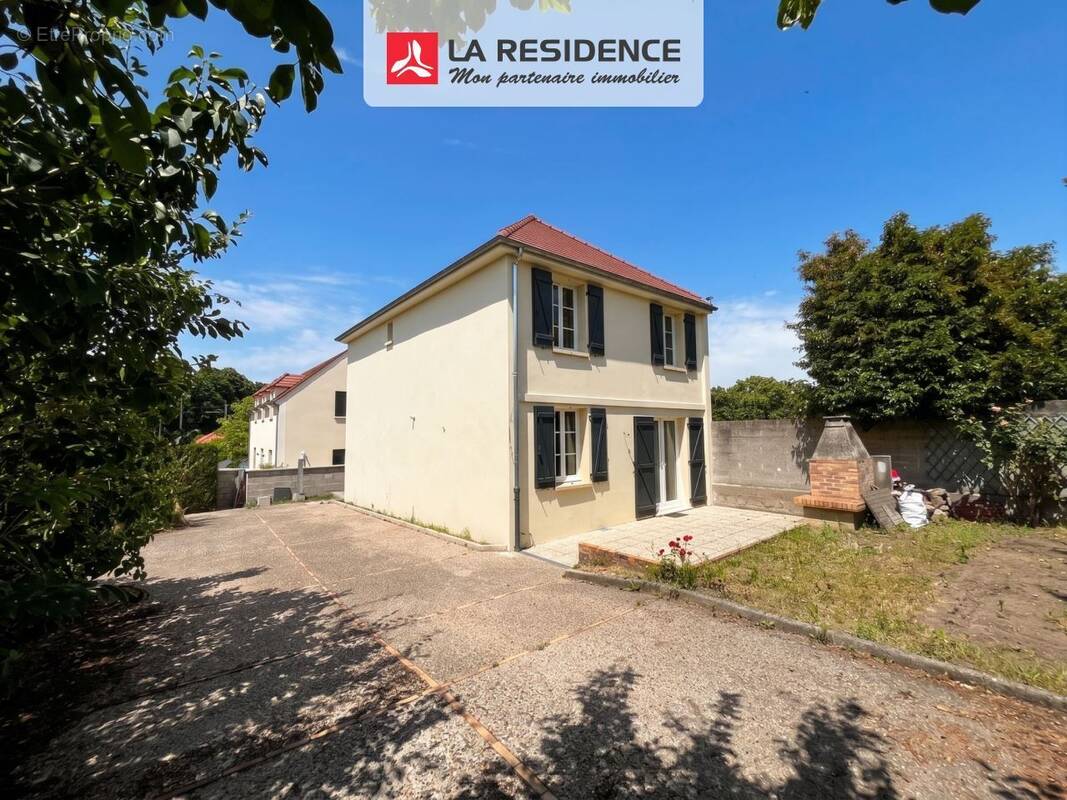 Maison à SAINT-OUEN-L'AUMONE