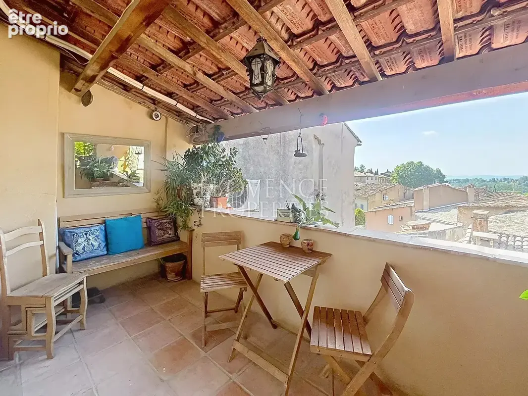 Appartement à COTIGNAC