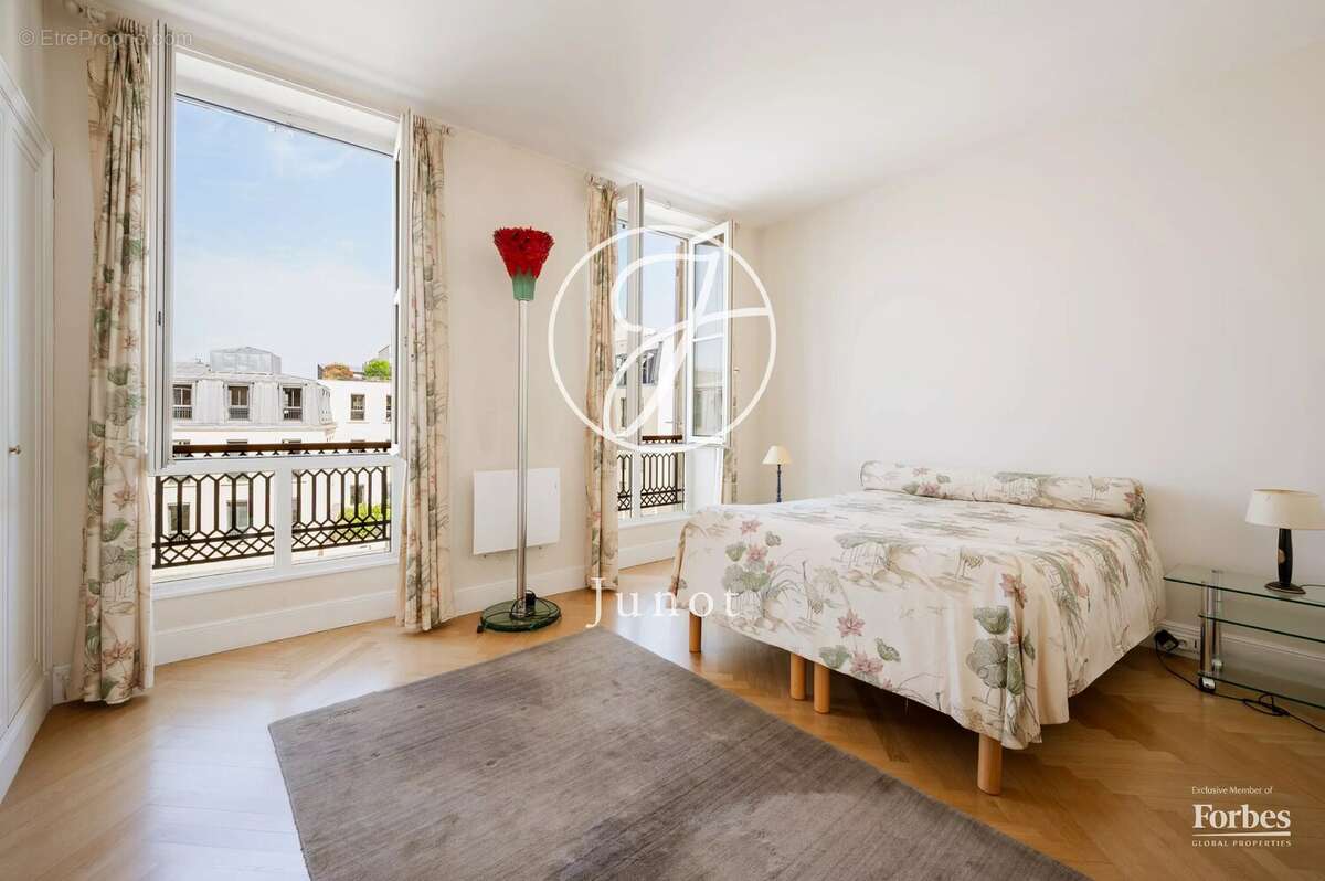 Appartement à PARIS-6E