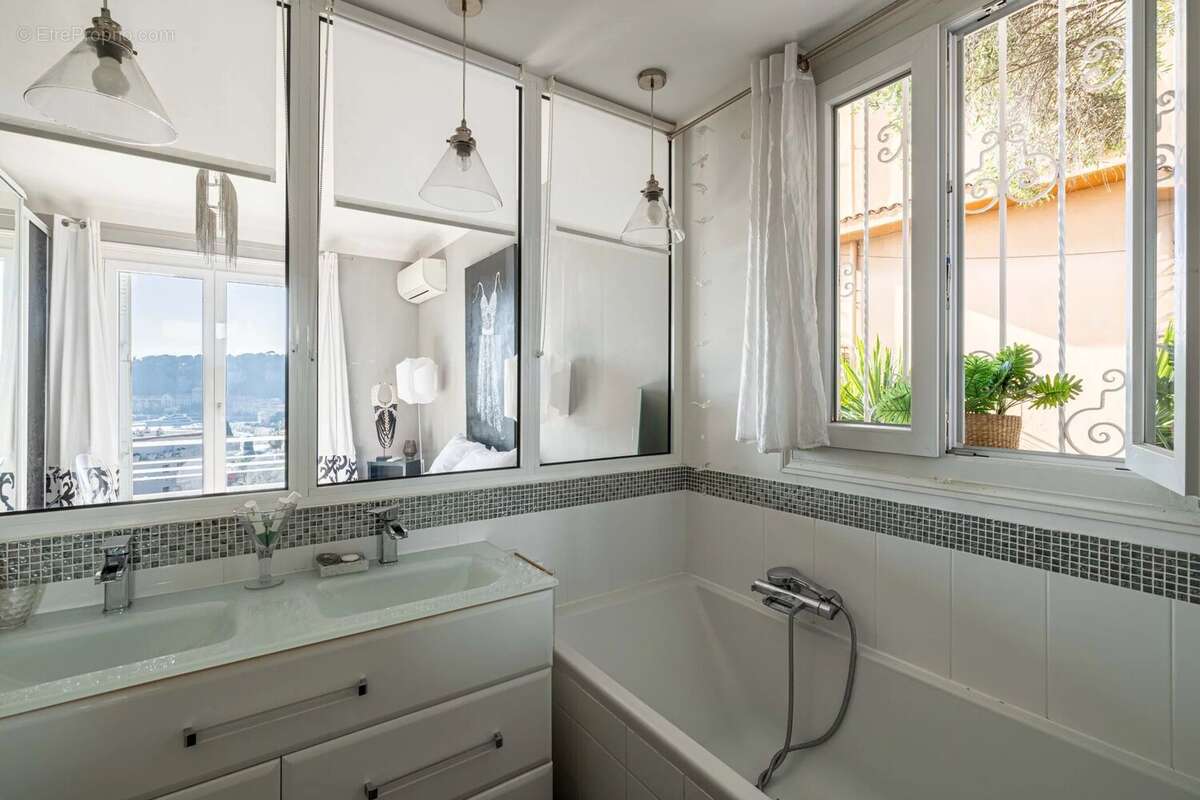 Nice - Franck Pilatte - Magnifique appartement villa avec bassin et garage - photo 14