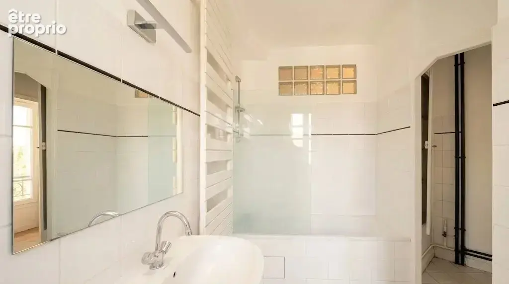 Paris 16e – trocadéro – grand studio en étage élevé avec vue dégagée - photo 8