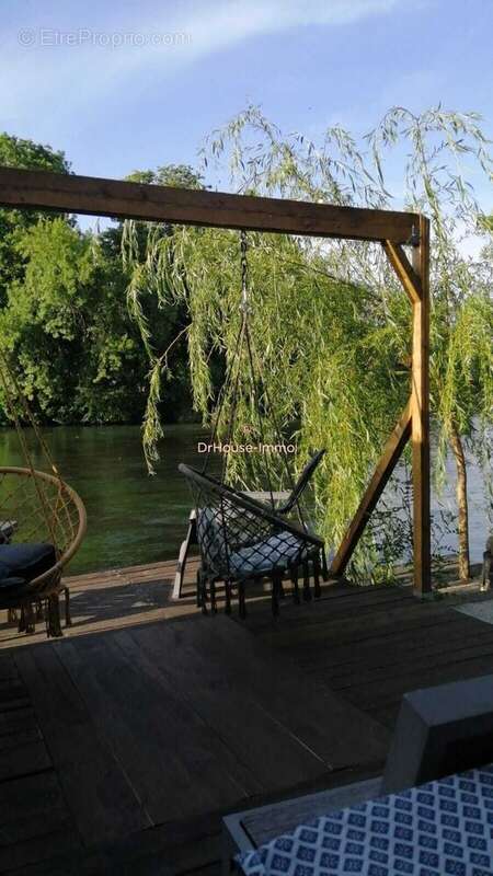 Maison à RUELLE-SUR-TOUVRE