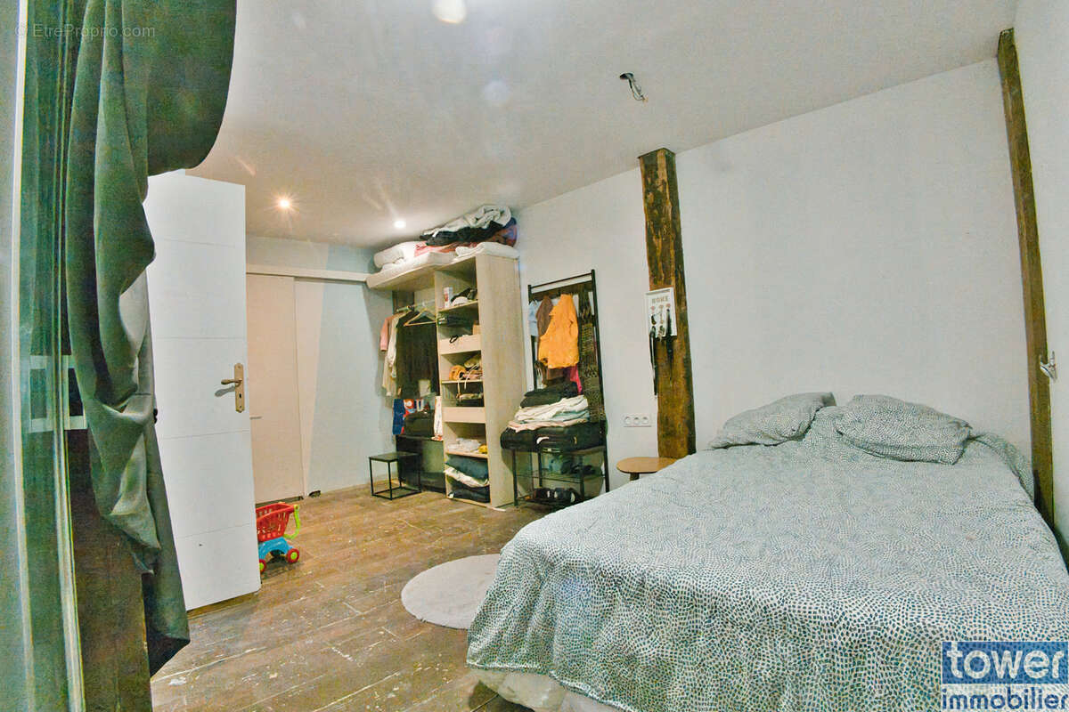 Maison en pierre intégralement restaurée - 166 m2 - 5 pièces + soub. aménagé 162 m2 - Jardinet + Terrasse - photo 11